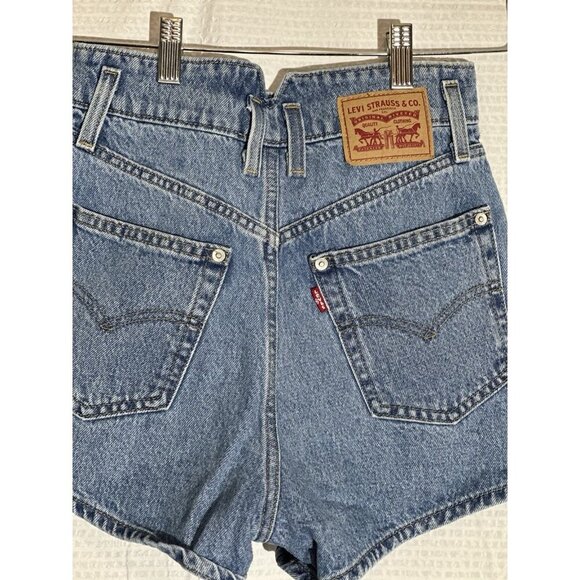 Levi Notched High Waisted Mom Shorts Size 24 Medium Wash Button Fly 100% Cotton - Picture 6 of 10